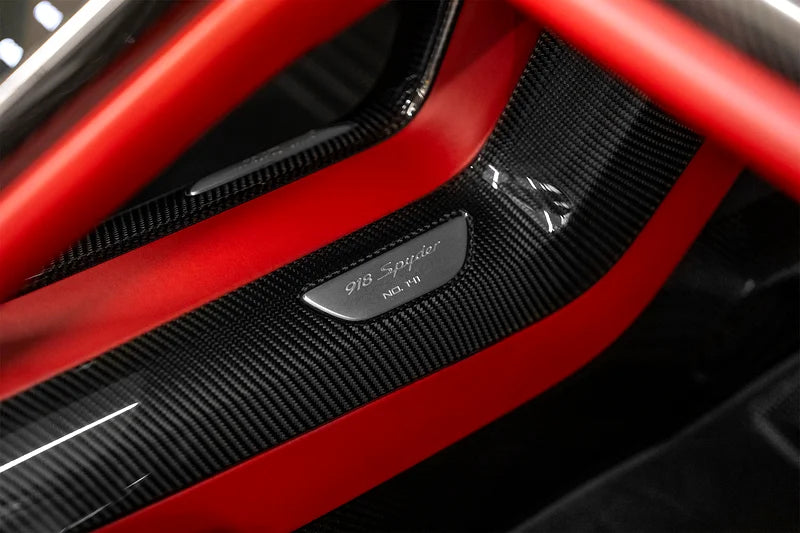 2015 Porsche 918 Spyder | 887 HP Hybrid | AWD | 2.6s 0-100 km/h