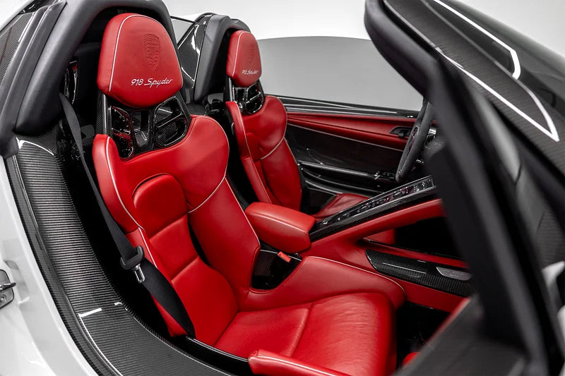 2015 Porsche 918 Spyder | 887 HP Hybrid | AWD | 2.6s 0-100 km/h