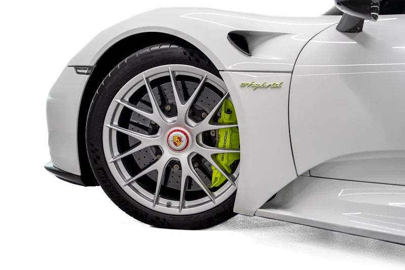 2015 Porsche 918 Spyder | 887 HP Hybrid | AWD | 2.6s 0-100 km/h
