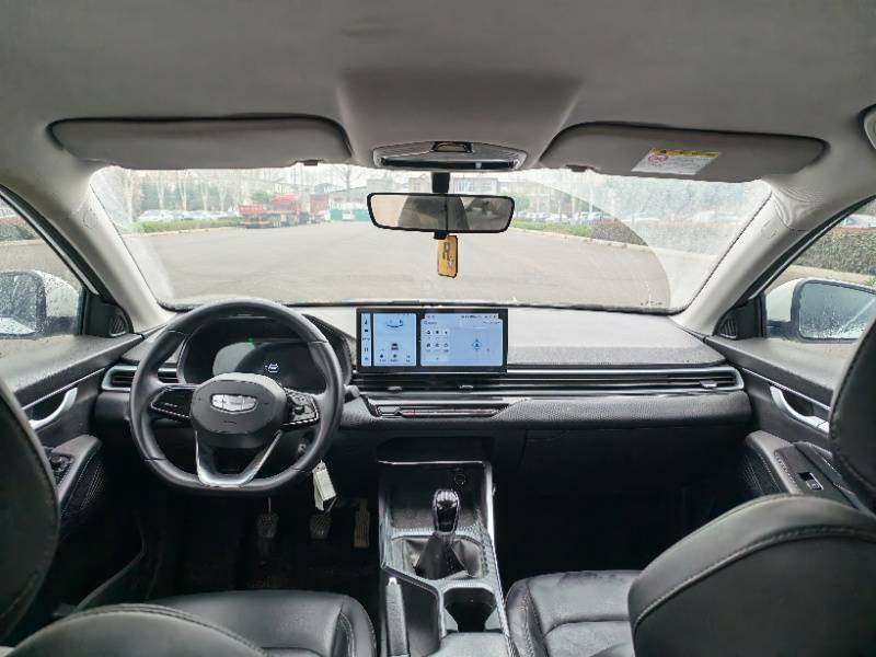 吉利2025款帝豪 - 1.5L手动挡轿车