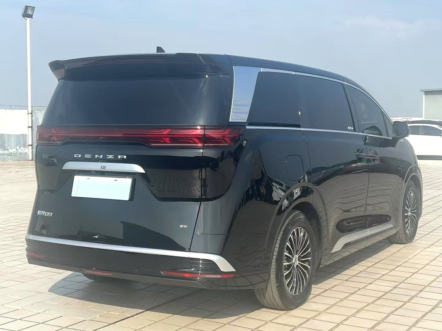 Denza 2024 Denza D9 EV EV620 Premium Type Auto