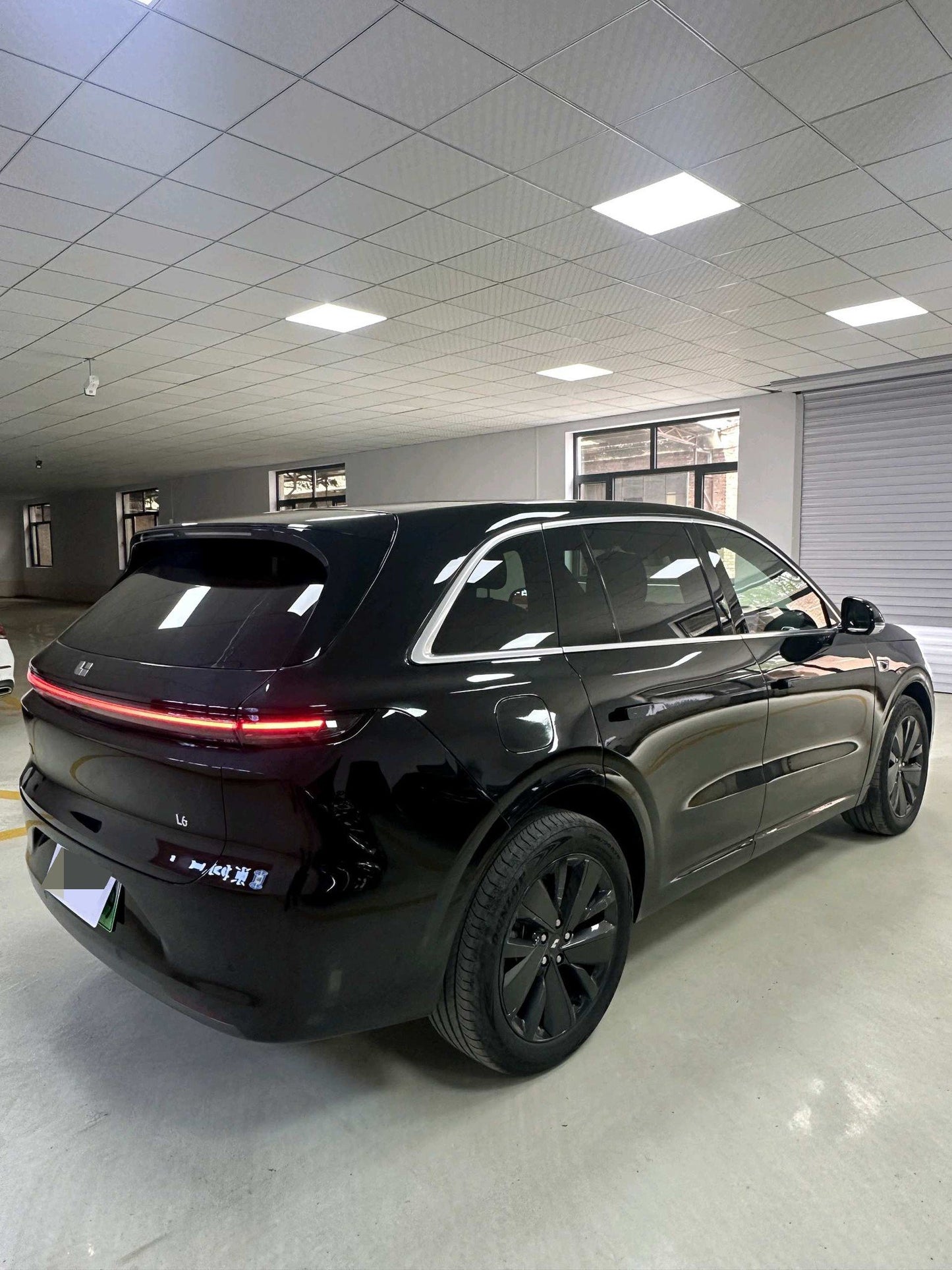 理想 2025 L6 Max 智能版 汽车