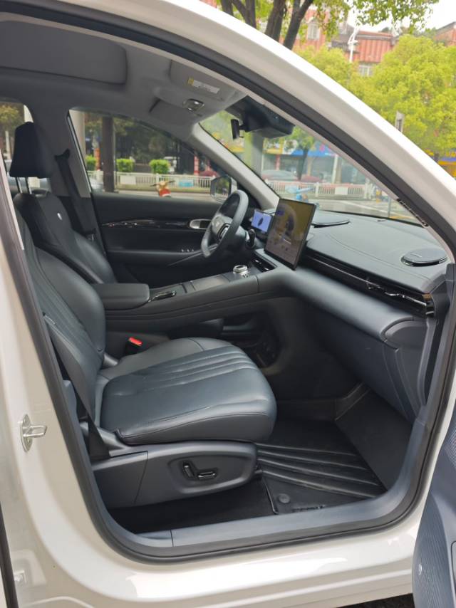 Geely银河 Geely Galaxy 2024 E5 440Km Explorer Edition Auto