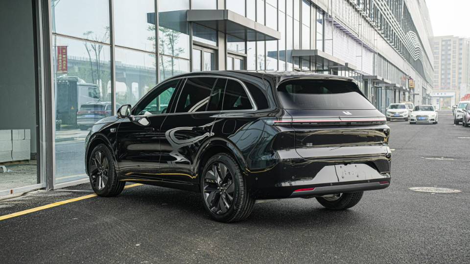 理想 2024 L6 Max 汽车