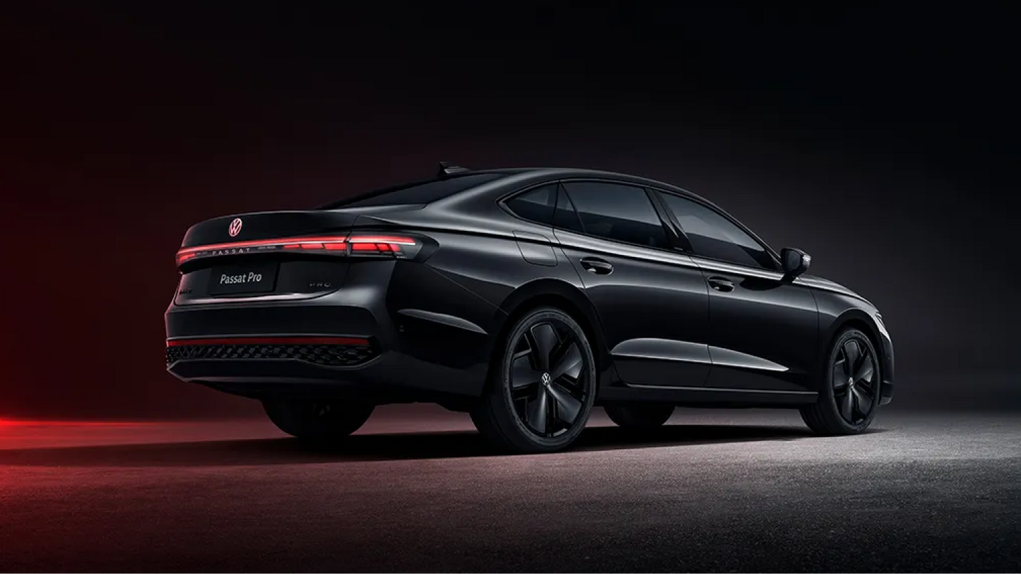 فولكس فاجن باسات برو 300TSI إصدار دراغون 2026 - سيدان 1.5T بنظام الدفع الأمامي
