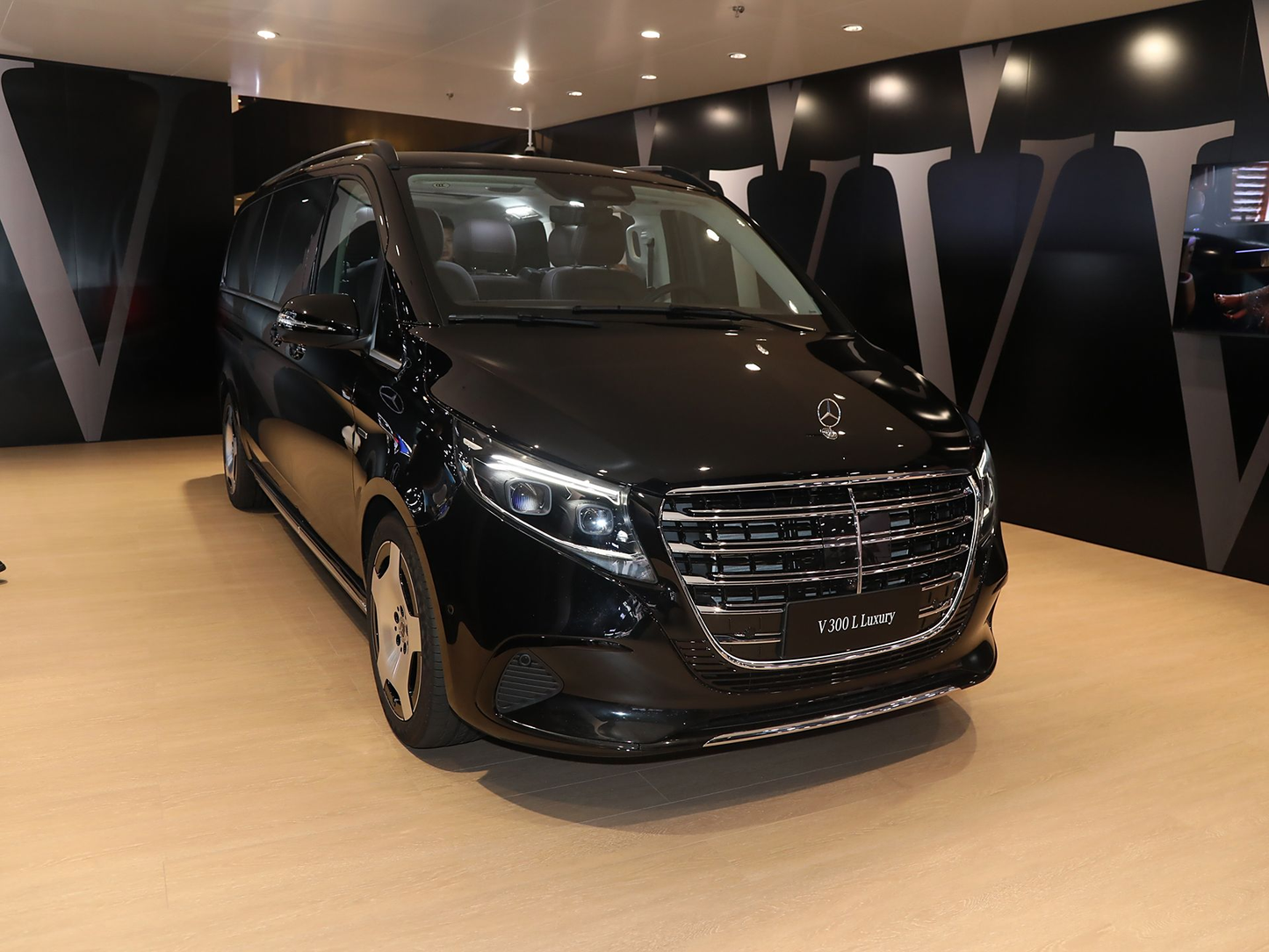 Custom Mercedes V Class Executive Limousine Conversion 4 Seater Full Partition