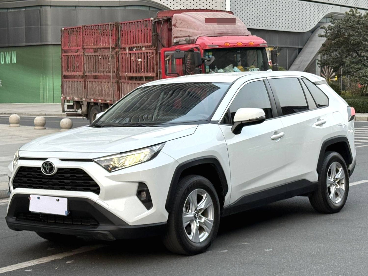 丰田 2024 款 RAV4 2.0 两驱都市版 自动挡 （1698）