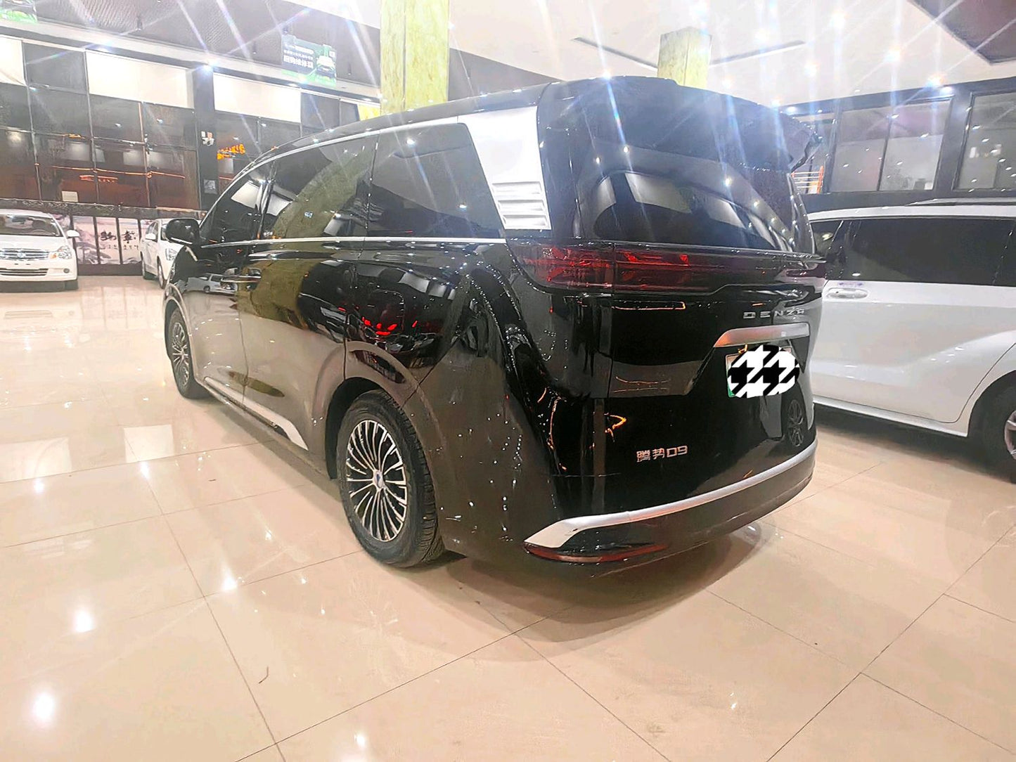 Denza 2022 Denza D9 EV 600 4WD Premium Type Auto