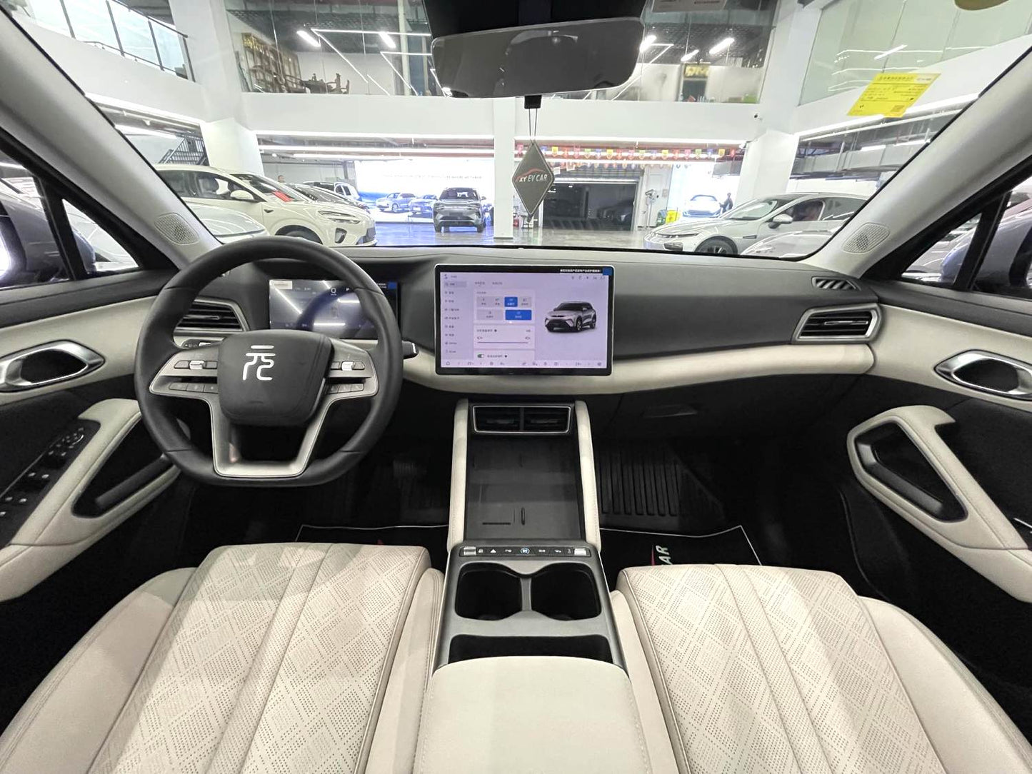BYD 2025 Yuan UP Smart Drive Edition 401KM Advanced Type Auto （1098）