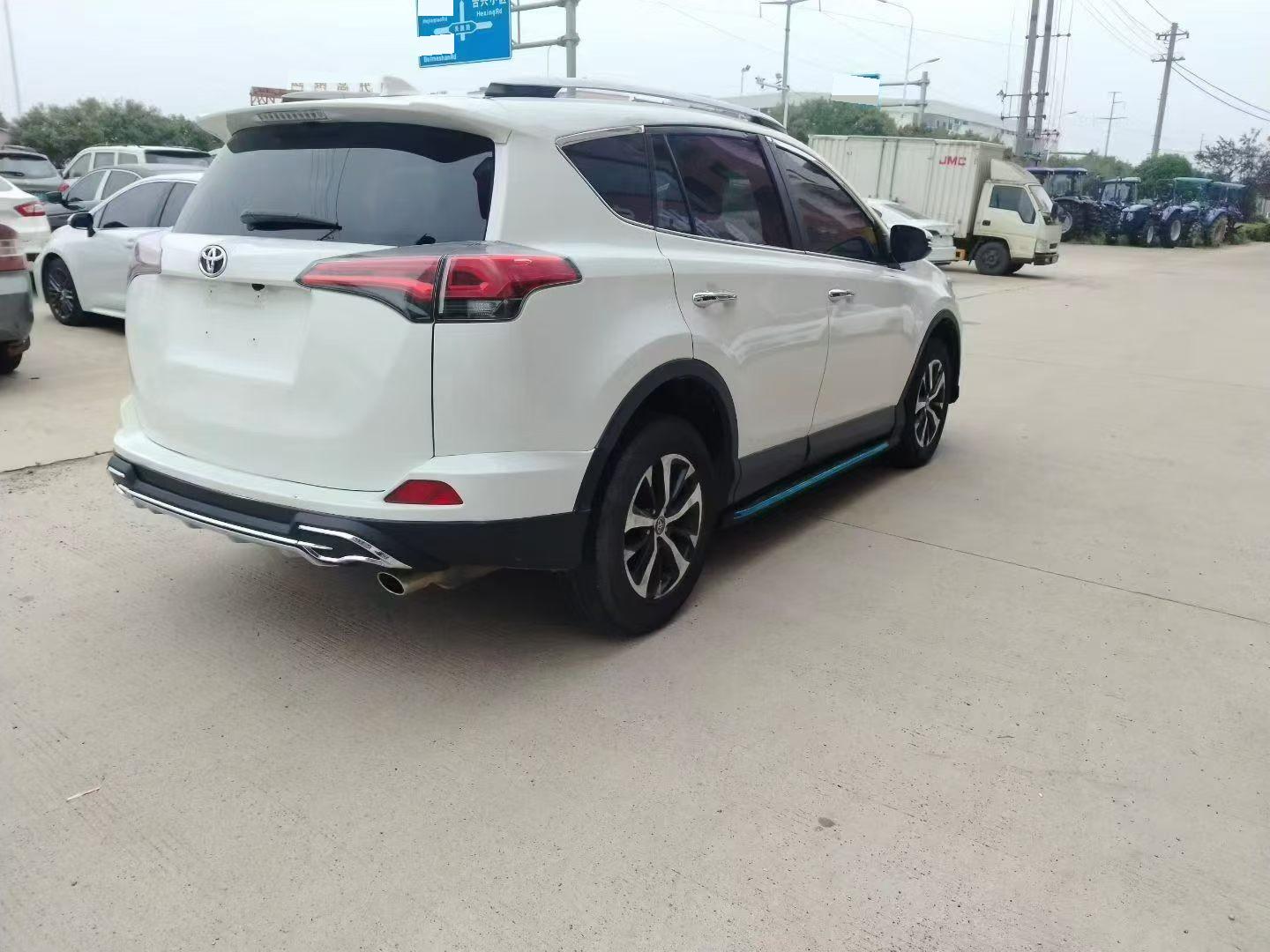 丰田 2019款 RAV4 荣放 2.0L 两驱先锋版 自动版