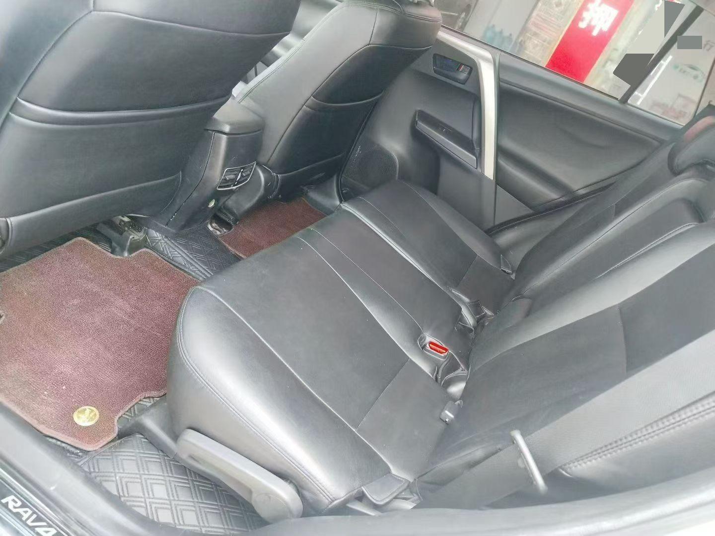 丰田 2019款 RAV4 荣放 2.0L 两驱先锋版 自动版