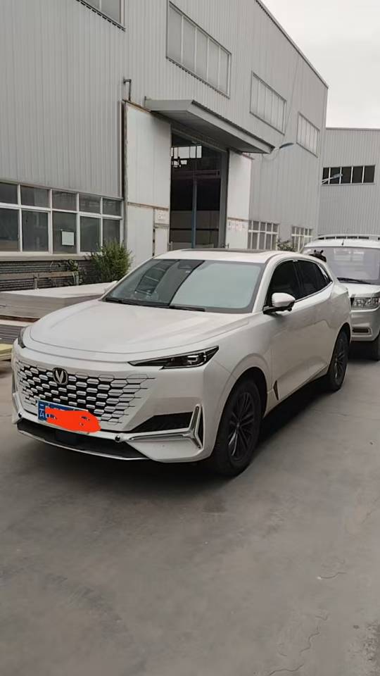 长安2024款UNI-K 2.0T 两驱尊贵型