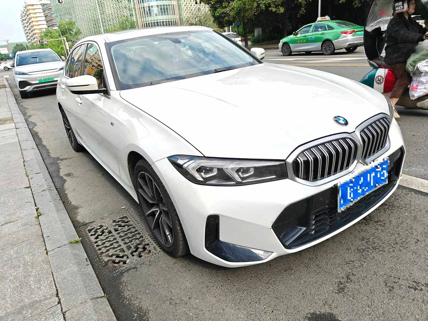 BMW الفئة الثالثة 2023 320Li 2.0T M Sport أوتوماتيك