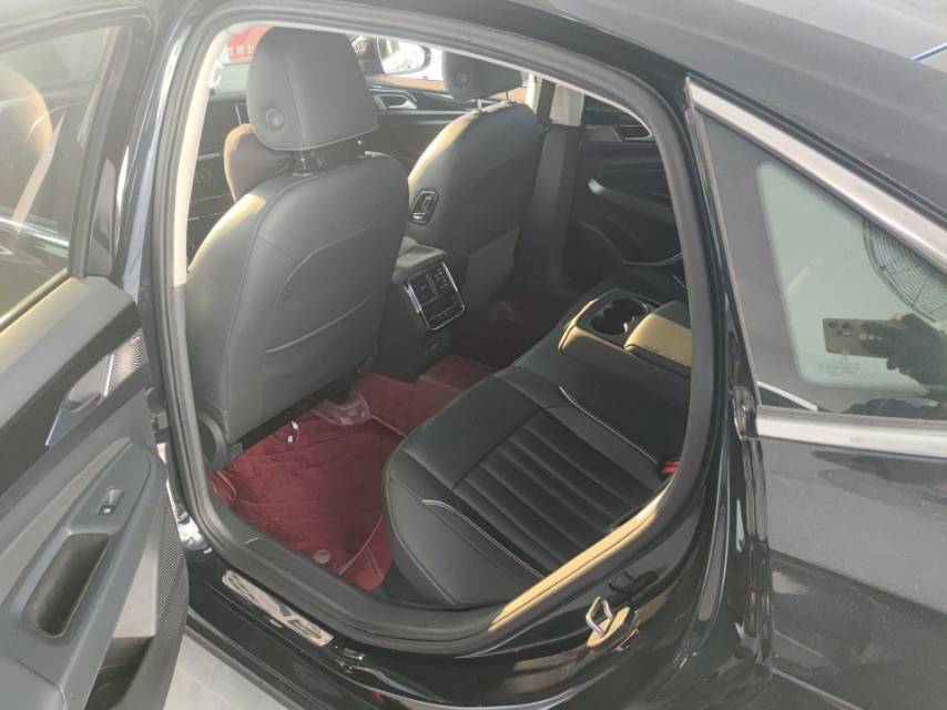 大众汽车 2023款 2.0TSI 330TSI 自动挡 版本