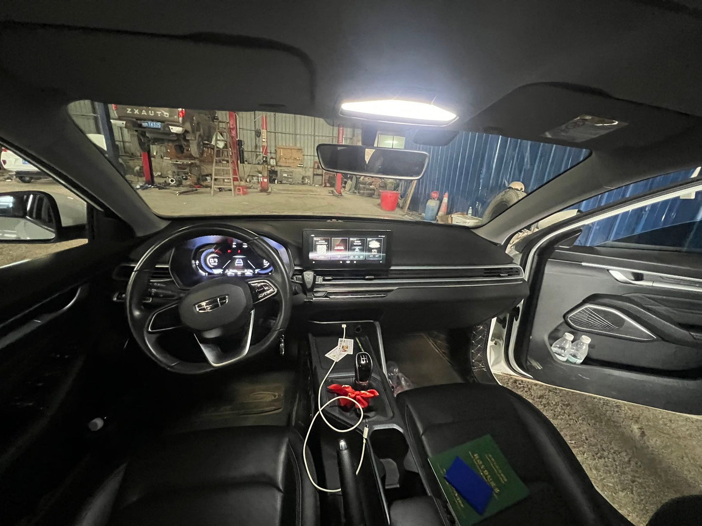 Geely 2022 Emgrand - Sedan 1.5 Luxury Type Manual