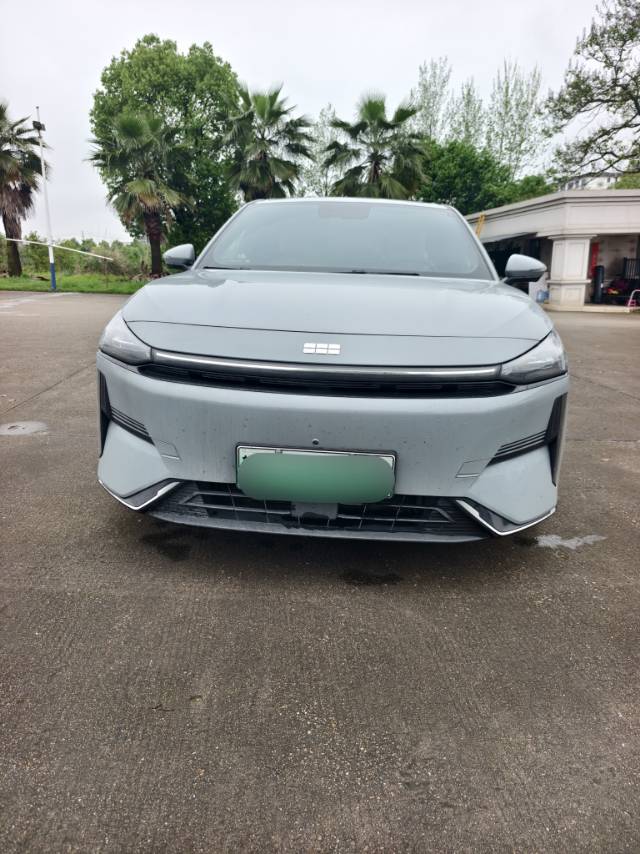 吉利银河2024款L6 1.5T 60km PLUS自动版