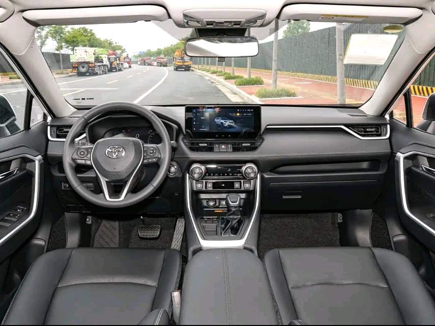 丰田2023款RAV4荣放2.0L两驱领先版自动挡（2028）