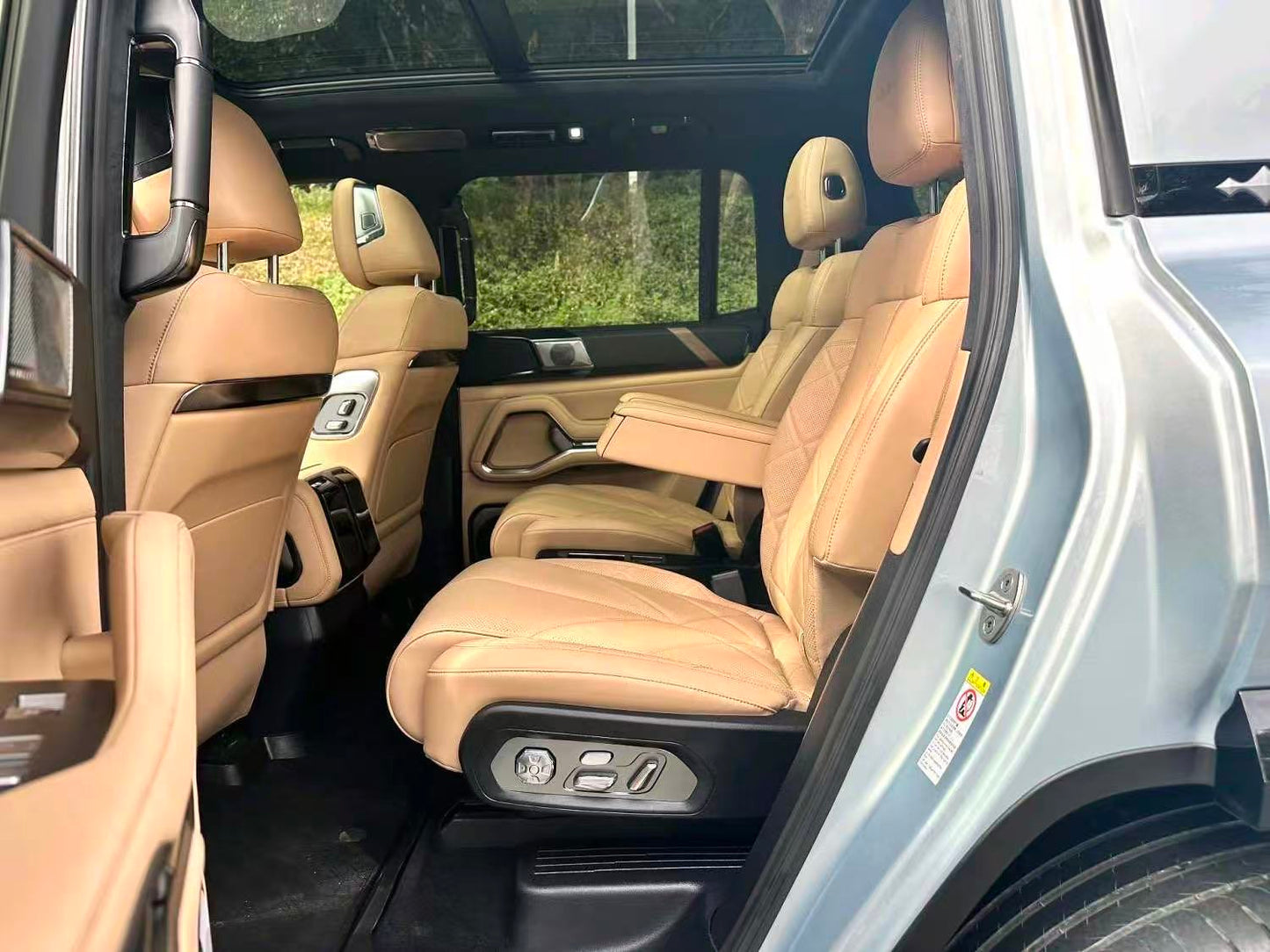 Fang Cheng Bao 2025 8 2.0T Flagship Edition 7 -Seat （4078）