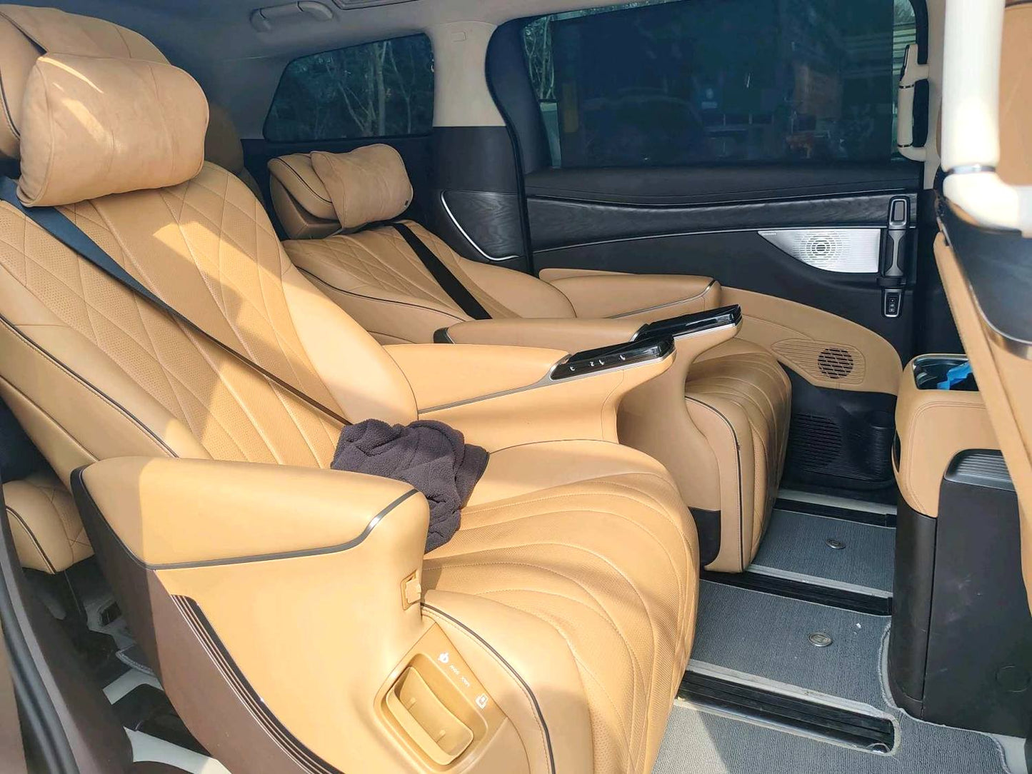 Denza 2024 Denza D9 EV EV620 Premium Type Auto