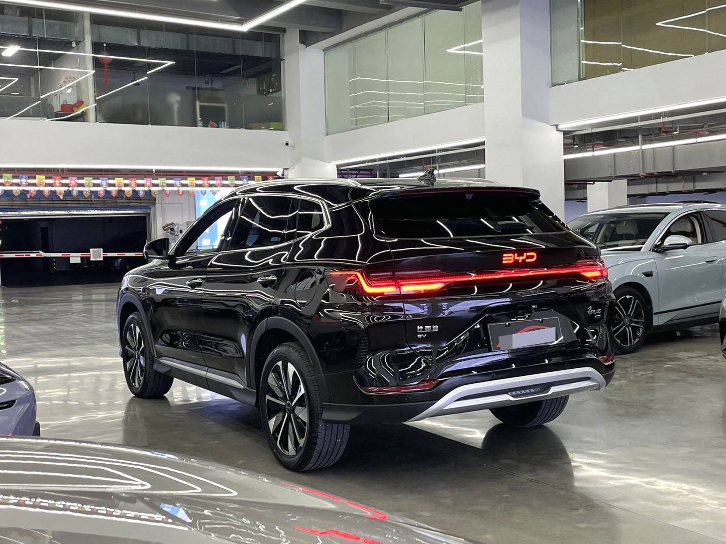 比亚迪宋PLUS新能源2025款 宋PLUS EV智驾版 520km尊荣型 自动