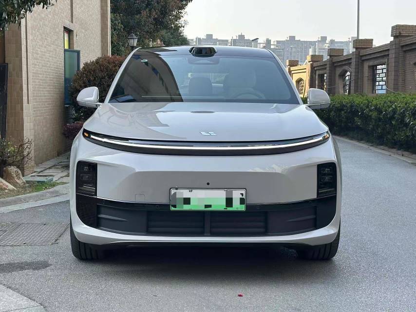 لي أوتو 2024 إل 6 ماكس أوتو