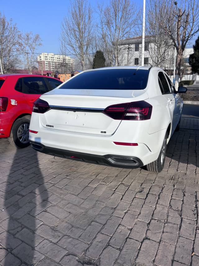 吉利2020款帝豪 - 轿车 1.5L 豪华型 手动挡