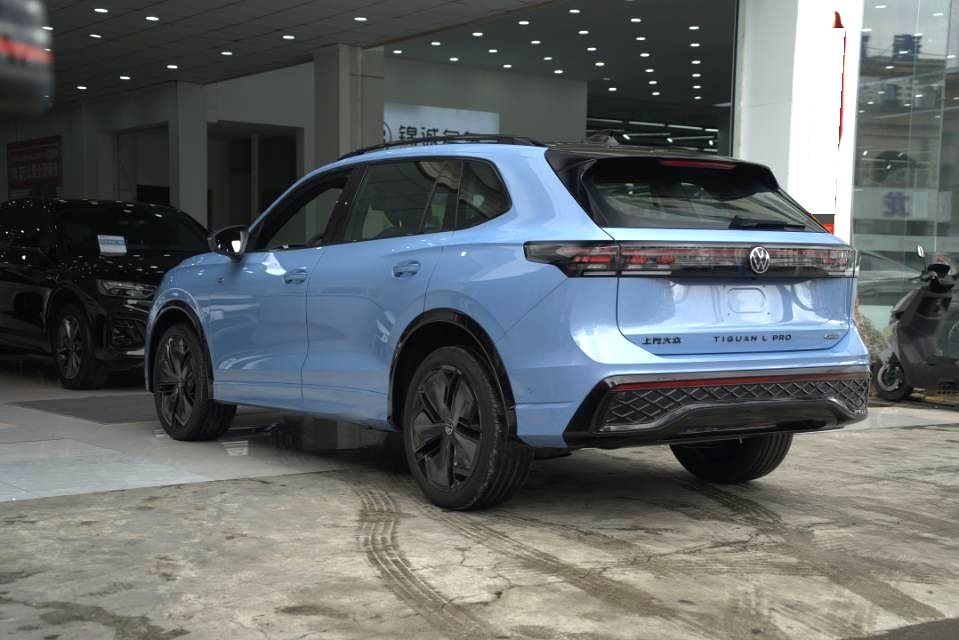 فولكس فاجن 2025 L PRO 2.0TSI 380TSI 4WD R-Line سمارت بريميوم إيديشن أوتوماتيك (2668)