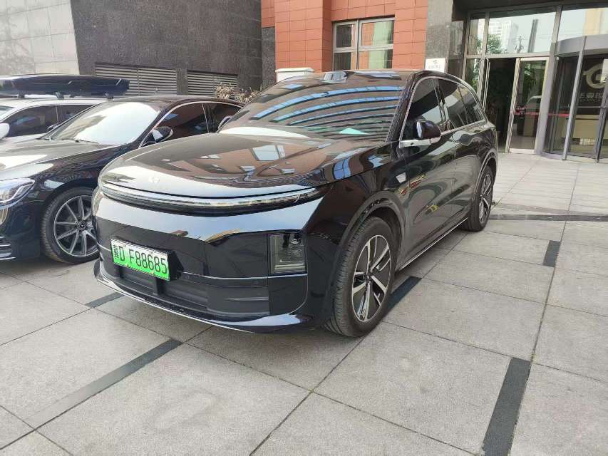 لي أوتو 2024 L6 ماكس أوتو