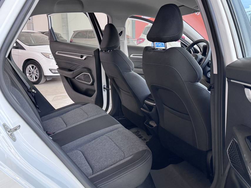 吉利2023款帝豪 - 轿车 1.5L 冠军版 豪华型 手动挡