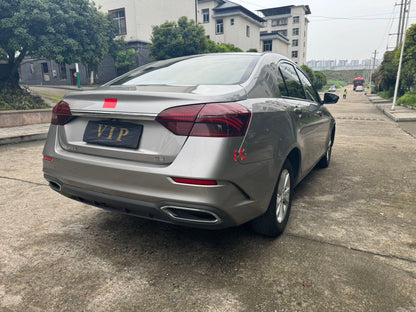 吉利2020款帝豪 - 轿车 1.5L 豪华型 手动挡