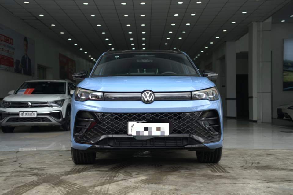 فولكس فاجن 2025 L PRO 2.0TSI 380TSI 4WD R-Line سمارت بريميوم إيديشن أوتوماتيك (2668)