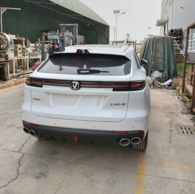 长安2024款UNI-K 2.0T 两驱尊贵型