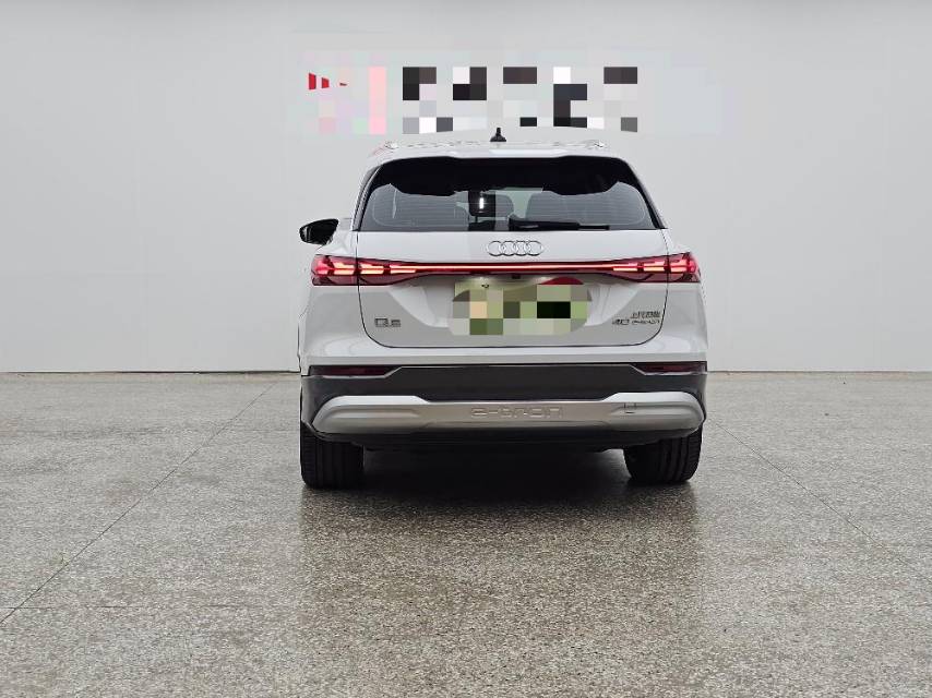أودي 2023 Q5 e-tron 40 نوع أوتوماتيكي