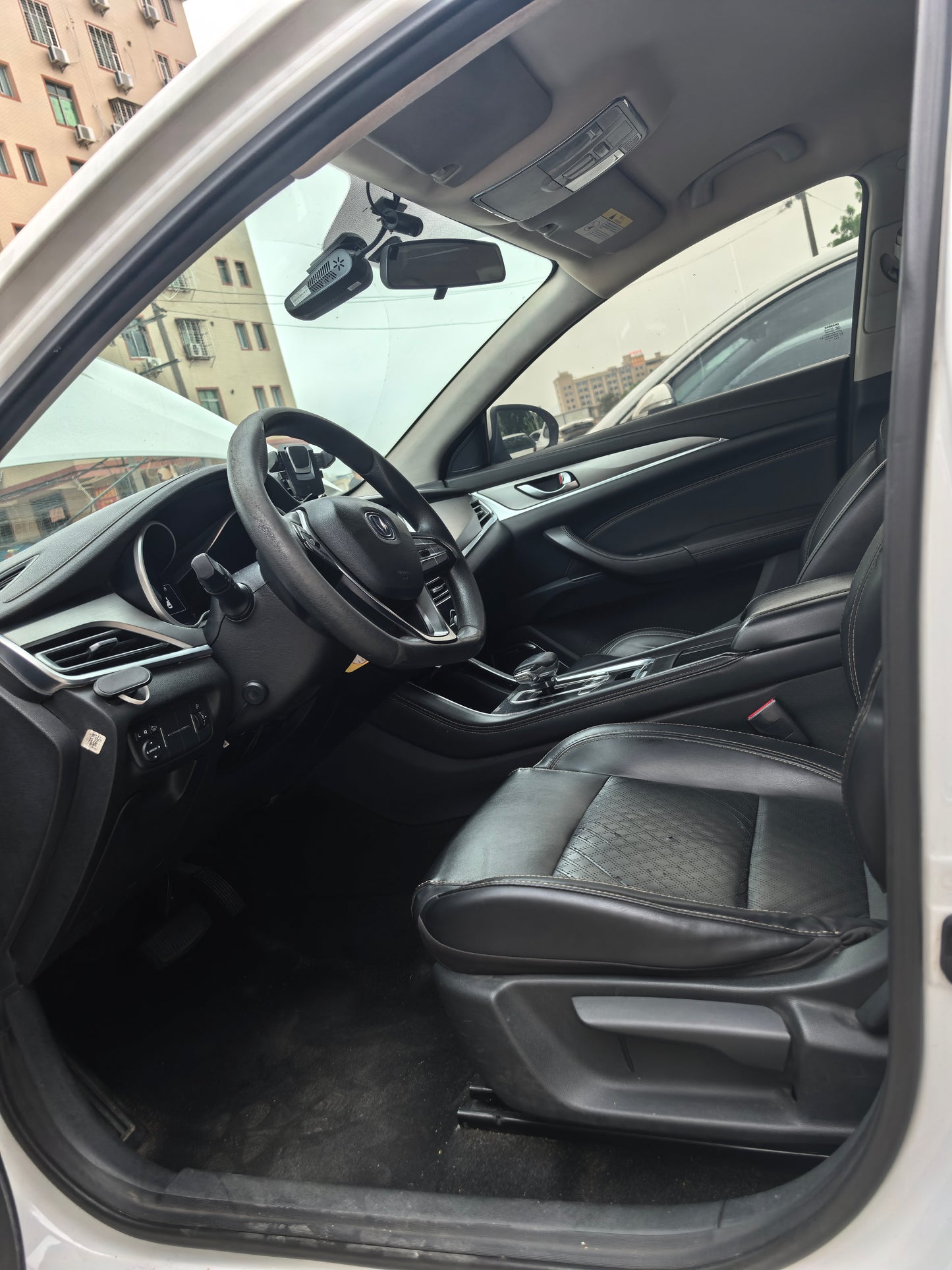 شانجان إيدو EV460