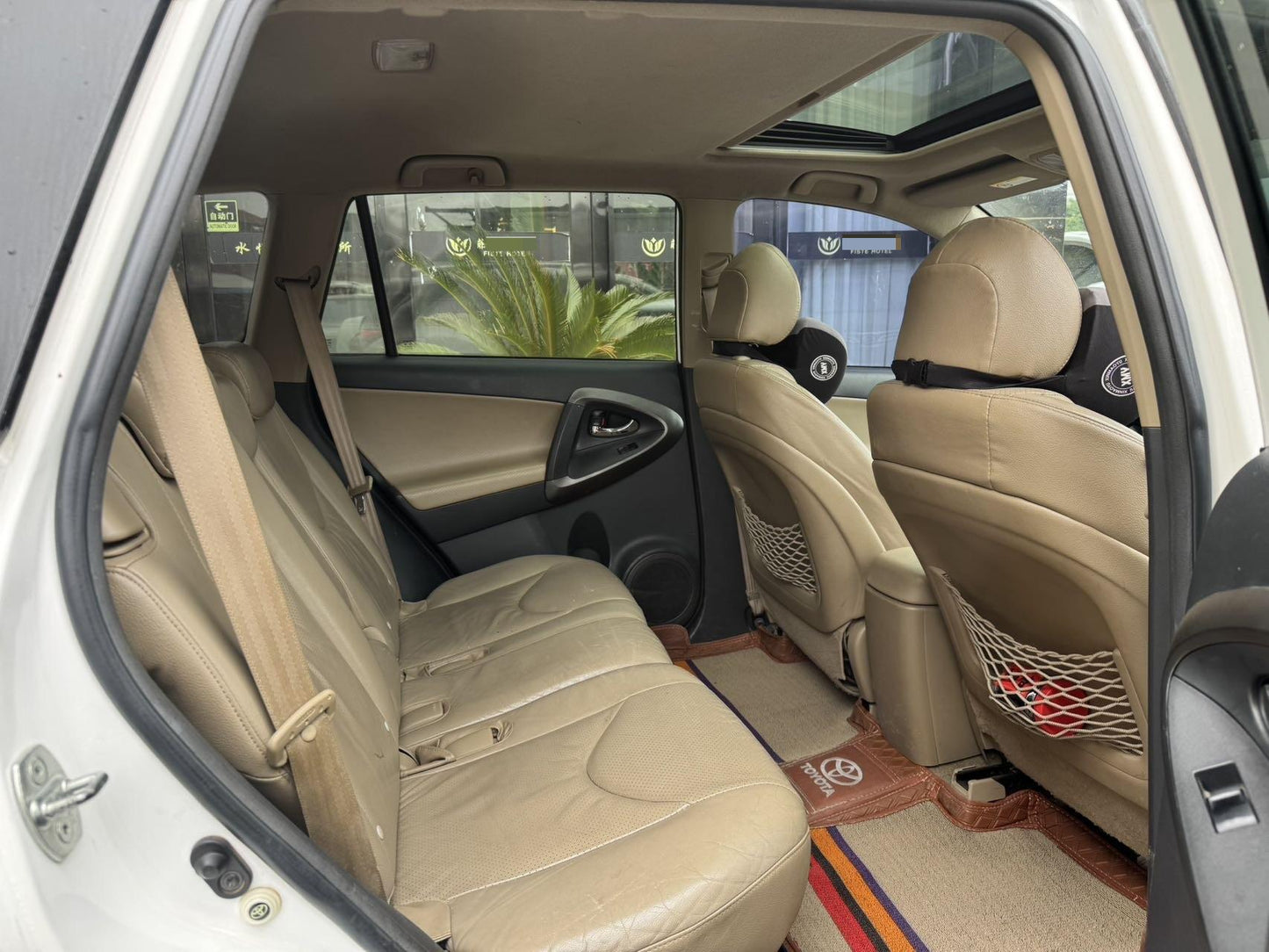 丰田 2012 款 RAV4 2.4L 豪华版 自动挡