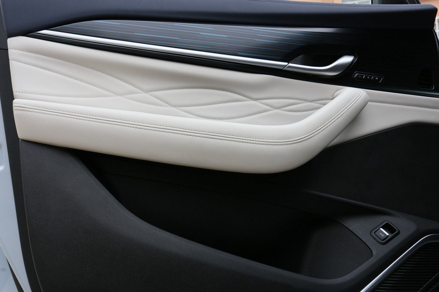 Geely 2022 Xingyue L Hi·X 1.5T Hybrid Edition Super Auto