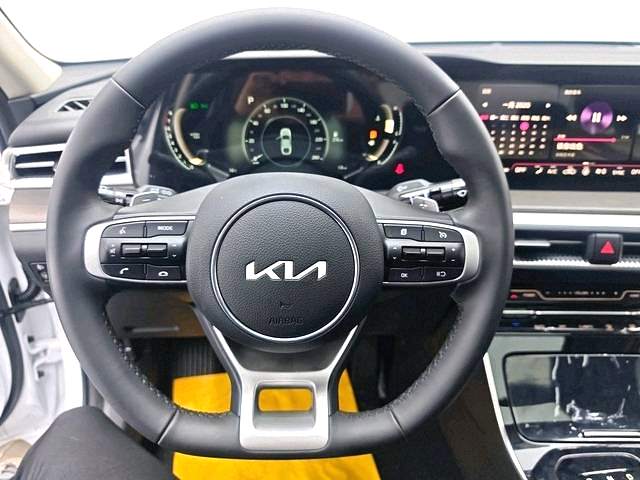 Kia 2025 K5 1.5T Luxury Edition Auto （1398）