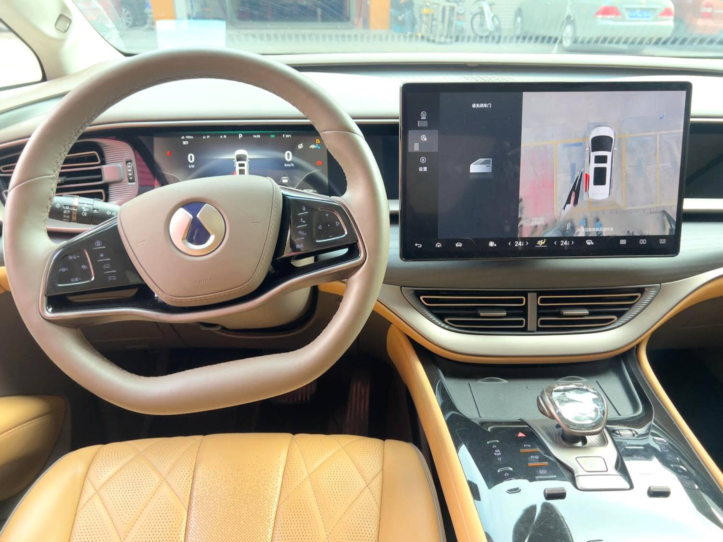 腾势 2022款 腾势D9 EV 600 四驱旗舰型 自动