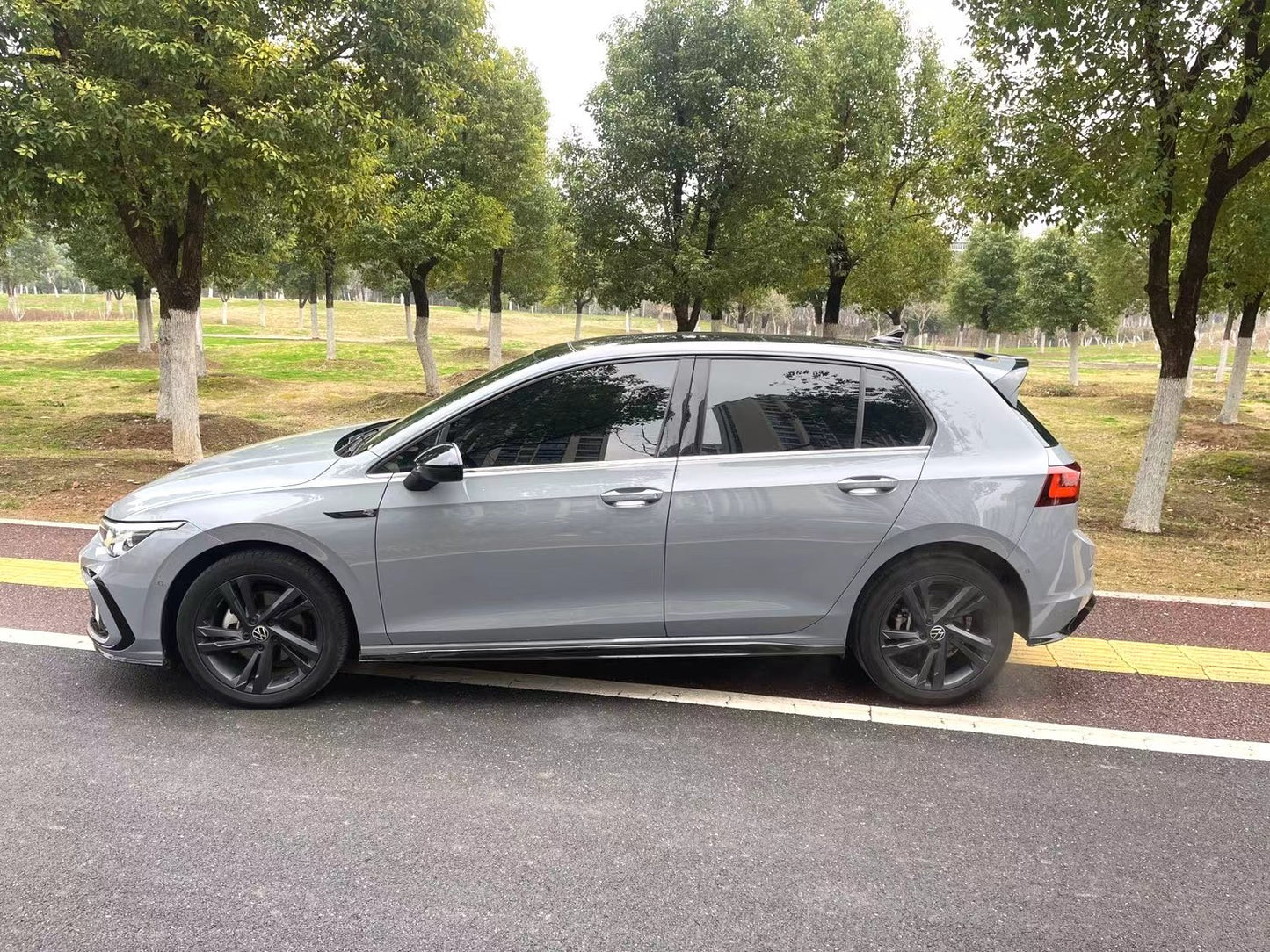Volkswagen 2023 8 R-Line 1.4TSI 280TSI Lite (فيس ليفت) أوتوماتيك