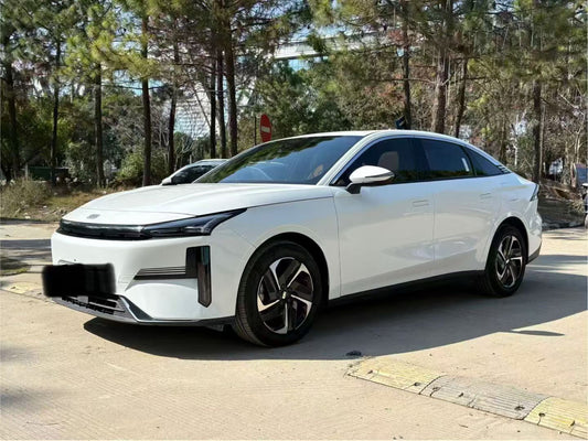 جيلي جالكسي 2023 L6 1.5T 60 كيلومتر بلس أوتو