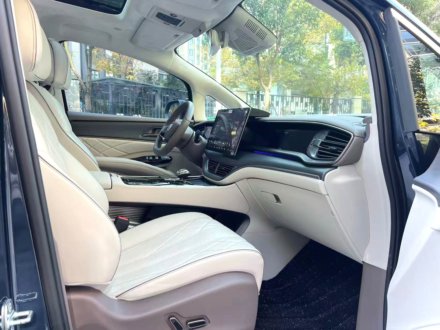 Denza 2022 Denza D9 EV 600 4WD Flagship Type Auto