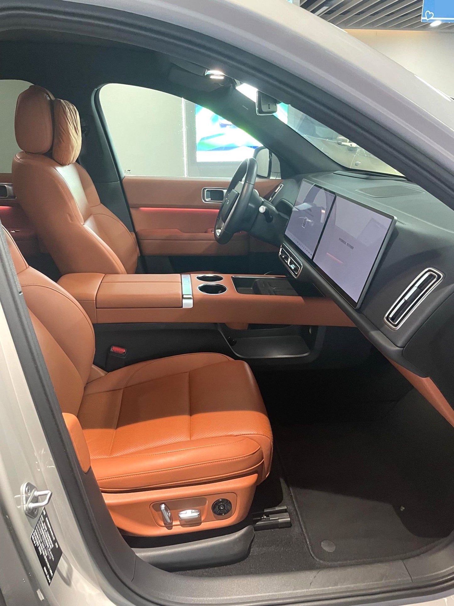 理想 2025 L6 Max 智能版 汽车