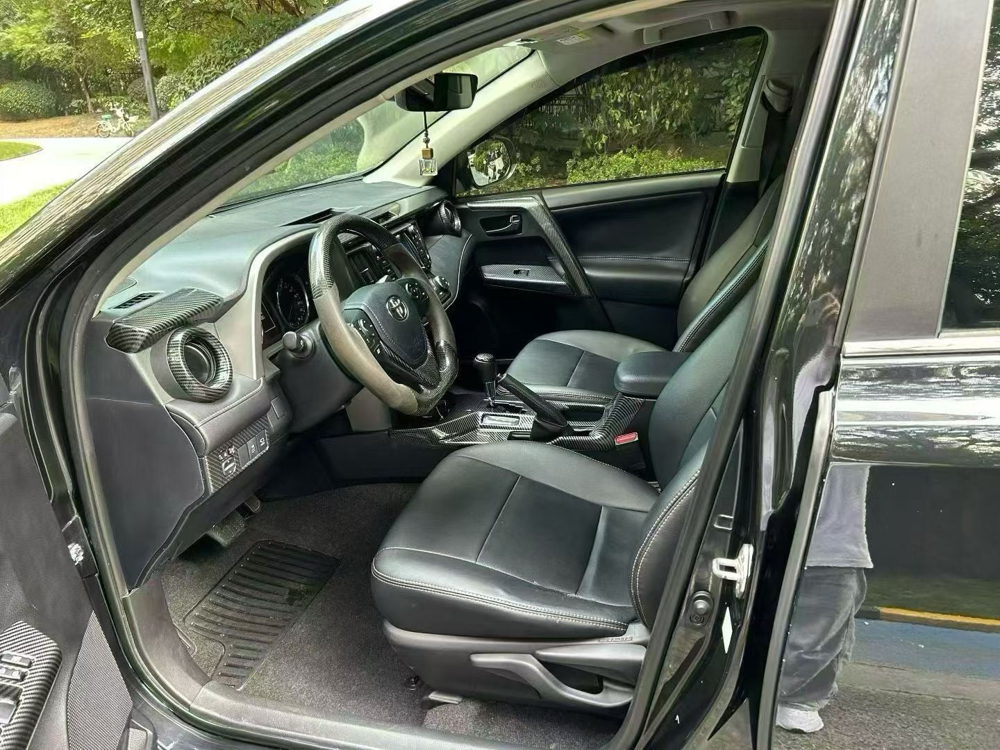 丰田 2019款 RAV4 荣放 2.0L 两驱先锋版 自动版