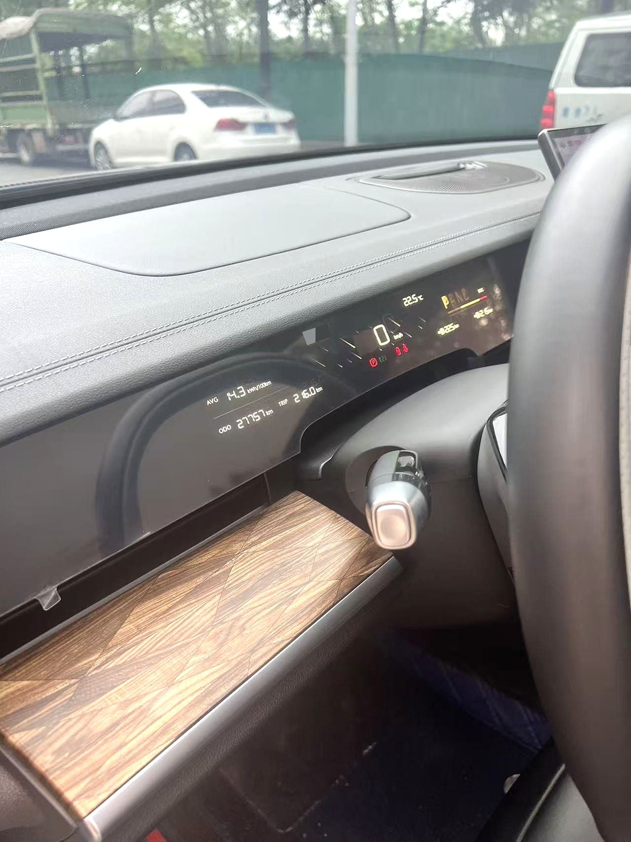 哪吒 2022款 哪吒S 1160km 后驱版 自动版