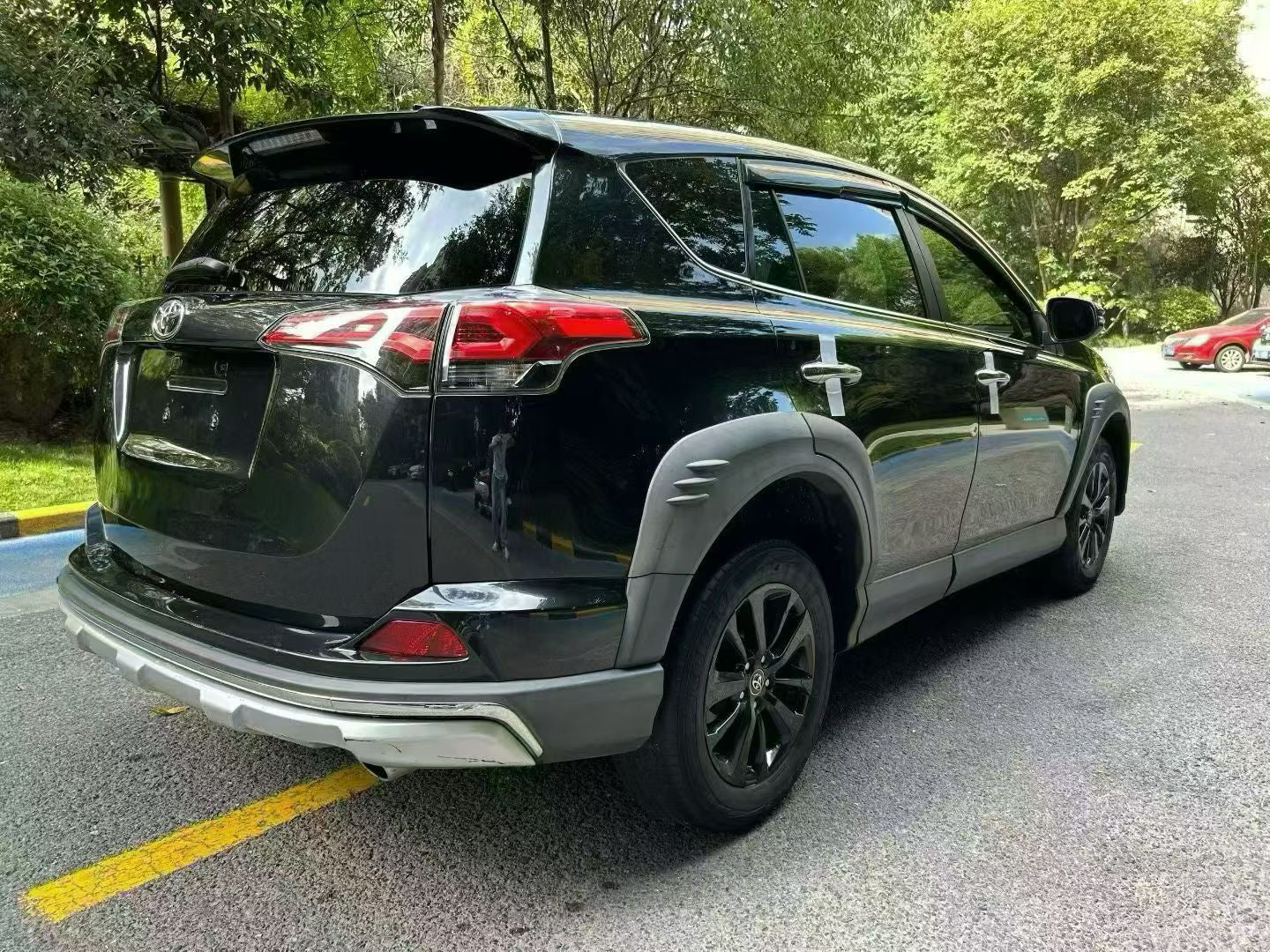 丰田 2019款 RAV4 荣放 2.0L 两驱先锋版 自动版
