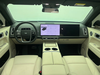 理想 2025 L6 Max 智能版 汽车