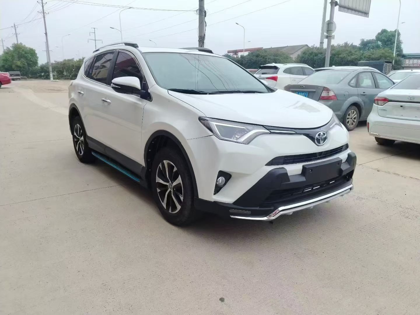 丰田 2019款 RAV4 荣放 2.0L 两驱先锋版 自动版