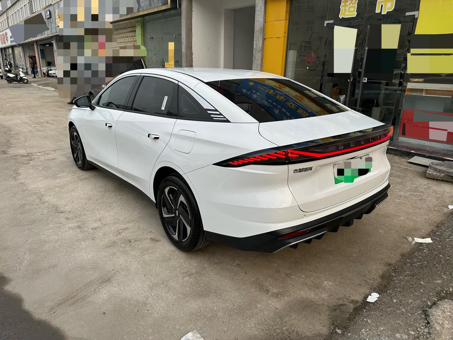 جيلي جالاكسي 2024 L6 إصدار 1.5T 60 كم بلس أوتو
