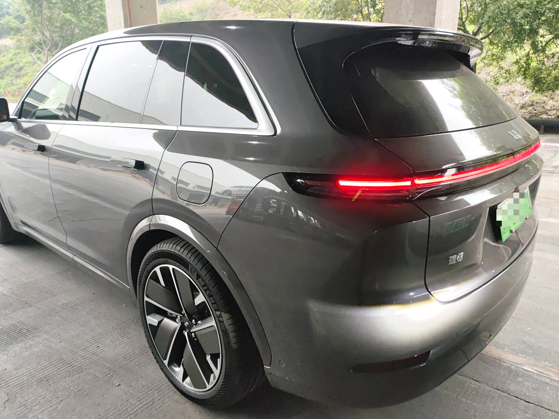 理想汽车2025款L7 Ultra智能版