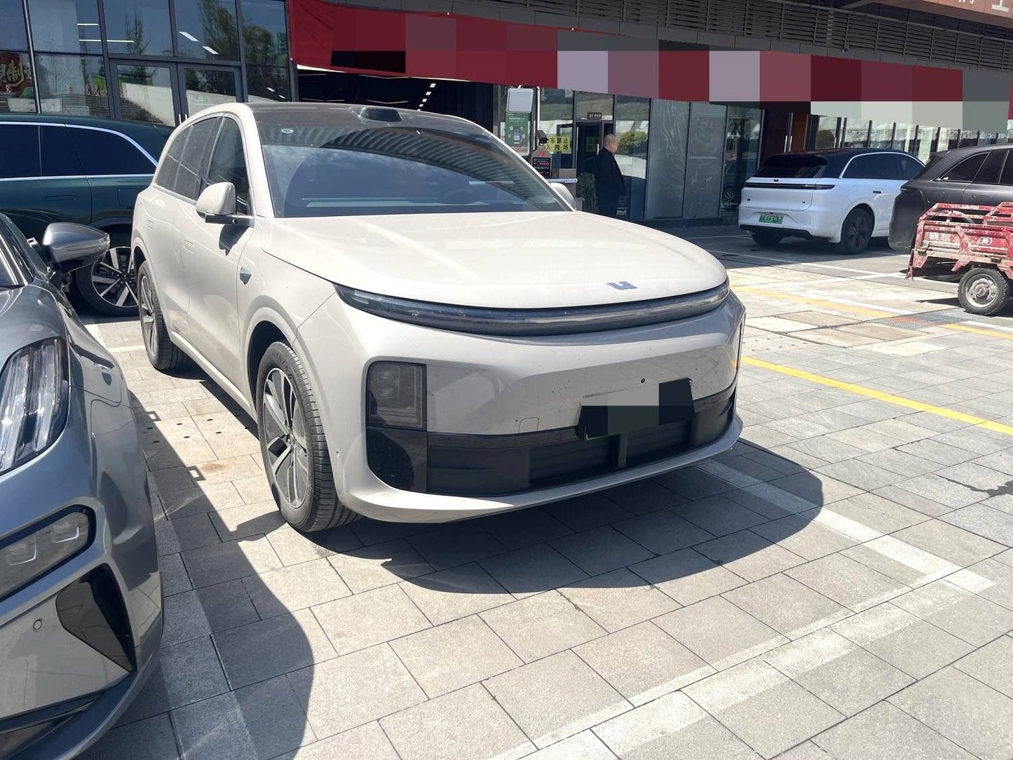 لي أوتو 2024 L6 ماكس (2798)